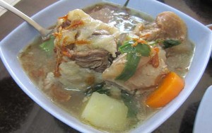Hangat Sedap Sop Buntut Bikinan Ibu Henny