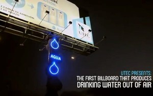 Wah, Papan Iklan Ini Bisa Menghasilkan Air Bersih!