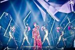 Gaya Swag G-Dragon di Konser Solo Perdananya