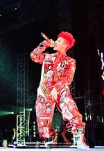 Gaya Swag G-Dragon di Konser Solo Perdananya