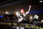 Gaya Swag G-Dragon di Konser Solo Perdananya
