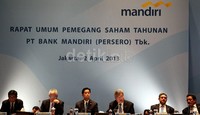 Bank Mandiri meraup laba bersih Rp 15,5 triliun sepanjang tahun 2012. Angka tersebut naik sebesar Rp 3,3 triliun atau 26,6% dari perolehan laba bersih perseroan Rp 12,2 triliun di tahun 2011.