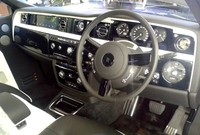 Mobil ini dibuat sesuai permintaan konsumen.