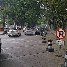 Duh, Ada Parkir Liar di Dekat Rumah Dinas Jokowi