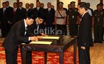 Jokowi Lantik Kasatpol PP dan Kadis Pertamanan