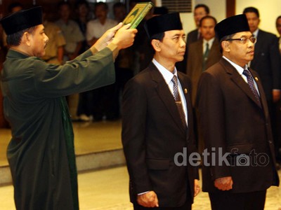 Jokowi Lantik Kasatpol PP dan Kadis Pertamanan