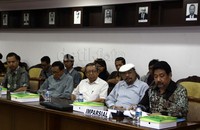 (Kanan-kiri) Hendardi, MM Billah, Bambang Widodo Umar, Chairul Imam dan Neta S Pane yang tergabung Koalisi Masyarakat Sipil yang menemui pimpinan DPR untuk meminta kasus Cebongan dituntaskan. Ramses/detikFoto.