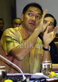 Gita Wirjawan menjelaskan mengenai harga bawang putih yang melonjat. Ramses/detikFoto.