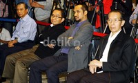 Busyro Muqoddas, Adnan Pandu Praja, Abraham Samad, dan Zulkarnain menyimak amar putusan dengan serius. Ramses/detikFoto.