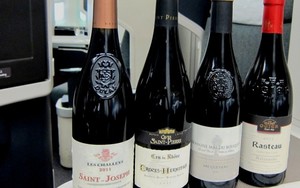 Cathay Pacific Sajikan Wine Rhone Valley untuk Penumpang Premium