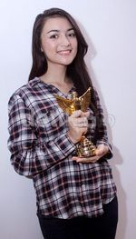 Gaya Santai Si Cantik Citra Kirana