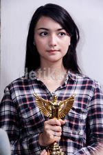 Gaya Santai Si Cantik Citra Kirana