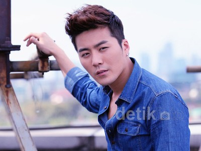 Pose Si Cool Eru