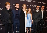 Shia bersama Robert Redford, Brit Marling, Jackie Evancho, Stanley Tucci, dan Michael Barker. Larry Busacca/Getty Images /AFP.