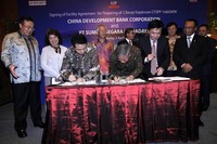 Penandatanganan kerjasama dengan disaksikan Menteri ESDM Jero Wacik.