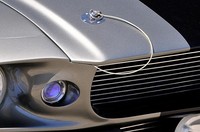 Tampangnya cukup berbeda dengan Mustang kebanyakan karena Eleanor sudah mengaplikasi bumper baru dengan fender yang juga baru. Ada pula side skirts dan hood yang dimodifikasi. (dok Mecum Auctions)