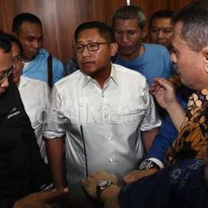 Pegawai Samsat Akui Urus Mobil Harrier Atas Nama Anas Urbaningrum