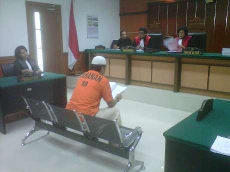 Terdakwa Teroris Bom Solo Dijerat Pasal Berlapis