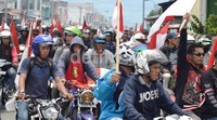 Di Wilayah Tengah Aceh ribuan massa melakukan Konfoi Bendera Merah Putih yang dipusatkan di Aceh Tengah, untuk mendukung Mendagri dalam menolak qanun Bendera dan Lambang Aceh. Feri Fernandes/detikfoto