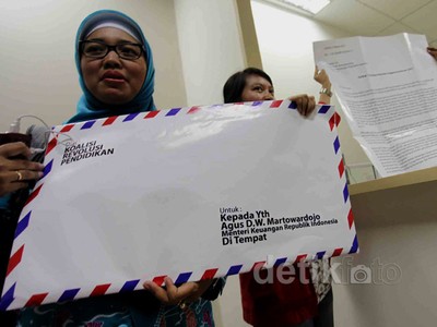 ICW Berkirim Surat Raksasa untuk Menkeu
