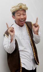 Denny Cagur Bergaya ala Bollywood