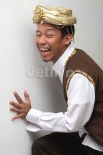 Denny Cagur Bergaya ala Bollywood