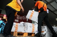 Teminal cargo Bandara Soekarno-Hatta, Banten, terlihat sangat sibuk.     