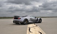 Dengan tangan dingin Hennessey, mobil berubah menjadi sangar dengan mesin 7 liter V8 dengan tenaga sampai 1.244 bhp. (dok Hennessey)