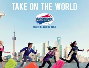 Trendi Saat Traveling dengan Koper Berwarna-warni