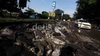 Jalan KH Noer Alie, berstatus jalan negara karena menghubungkan DKI Jakarta dan Bekasi mulai dari simpang Sumber Artha hingga Simpang Bekasi Cyber Park (BCP).