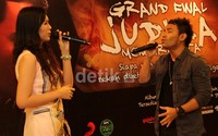 Aksi Judika dengan Janete, pemenang 'Judika Mencari Cinta'.