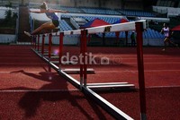 Pelari gawang asal Maluku, Alvin Tehupelory, akhirnya berhasil meraih mendali emas setelah mengalahkan lawan-lawannya.