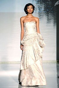 Jakarta, Indonesia - 04 April 2013. Andreas Odang Sweet Love. Bazaar Wedding Exhibition 2013 at Ballroom Hotel Ritz Carlton. Pacific Place. Jakarta. [Foto: Mohammad Abduh/Wolipop]