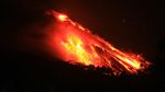 Gunung Karangetang Keluarkan Lahar