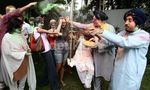Holy Festival Berlangsung Meriah