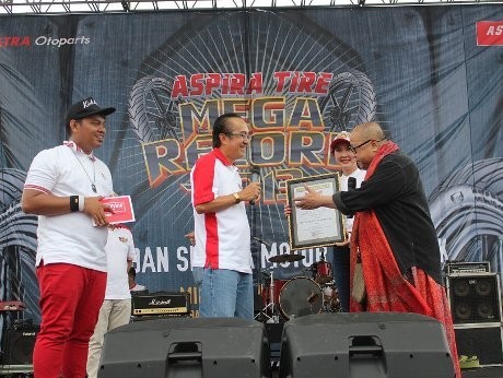 Ganti Ban Massal Aspira Bukukan Rekor Dunia 
