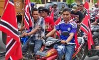 Kementrian Dalam Negeri melalui Dirjen Otda, Dhohermansyah Djohan pada selasa (2/4/2-13) telah menemui Pemerintah Aceh untuk memberi sinyal agar Qanun Nomor 3 Tahun 2013 tentang Bendera dan Lambang Aceh qanun Bendera dapat direvisi.  Feri Fernandes/detikfoto