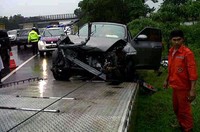 Akibatnya lima penumpang Xenia tewas. Polisi akan mengecek urine sopir Juke tersebut. Erna Mardiana/detikfoto
