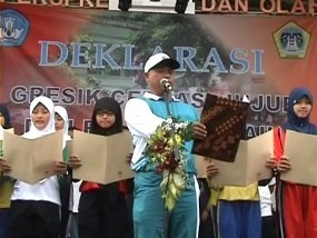 Ratusan Siswa Gresik Ikrar Kejujuran Hadapi UN