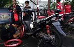 Ribuan Motor Ganti Ban Bareng