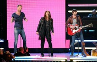 Lady Antebellum juga menyanyikan hits single-nya. Ethan Miller/Getty Images/AFP.
