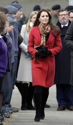 Hamil, Kate Middleton Tetap Stylish