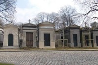 Pere Lachaise berubah dari yang semula hanya berisi puluhan makam warga menjadi lebih dari 33 ribu makam pada tahun 1830. Pemakaman ini telah diperluas lima kali, yakni pada tahun 1824, 1829, 1832, 1842 dan 1850 (Rita/detikTravel)