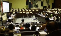 Rapat dengar pendapat komisi II dengan KPU dan Bawaslu hanya dihadiri sekitar 28 anggota komisi II DPR, sehingga bangku bangku anggota dewan terlihat kosong. Ramses/detikFoto.