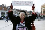 Ratusan Orang Rayakan Kematian Margaret Thatcher