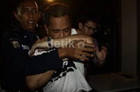 Salah satu pelaku yang ditangkap KPK. Ramses/detikFoto.