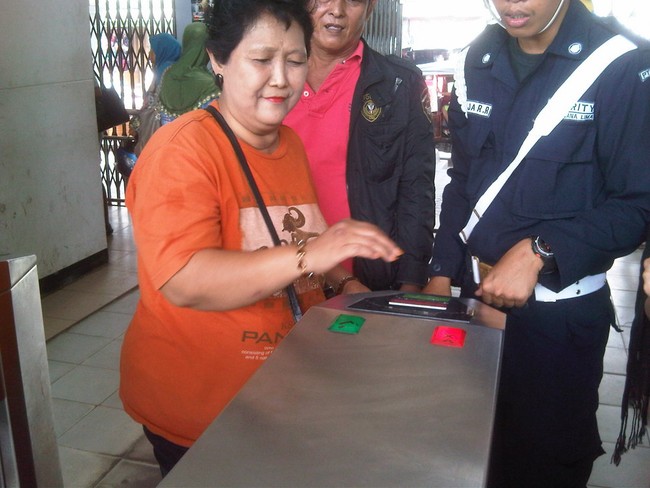 Ini Cara Menggunakan Tiket Elektronik KRL Jabodetabek