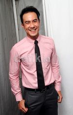 Gaya Kantoran ala Daniel Mananta