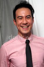 Gaya Kantoran ala Daniel Mananta