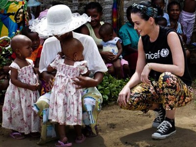 Aksi Sosial Katy Perry di Madagaskar